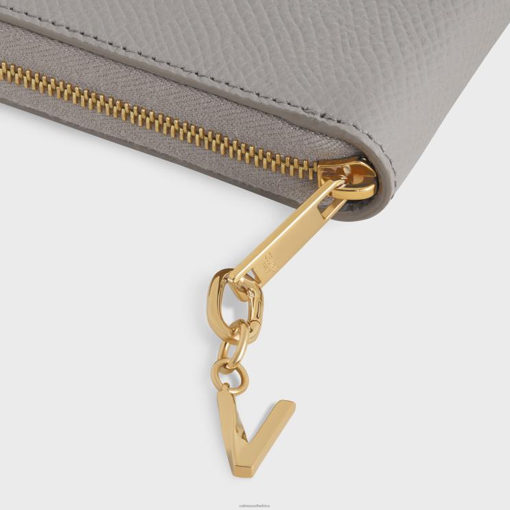 CELINE Gold V Charm in Brass R0ZNN542